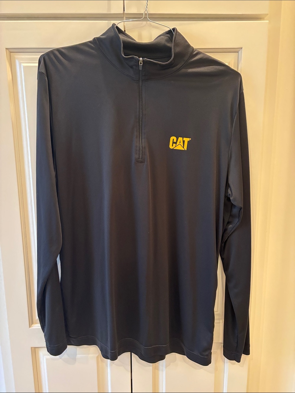 CAT Men's Long-Sleeve Pet Hoodie Style - black with Yellow Logo